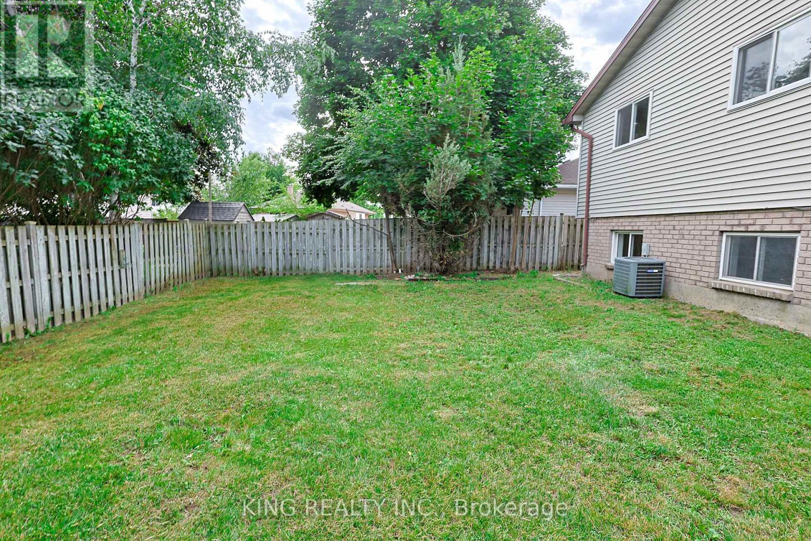 287 PORTSMOUTH CRESCENT E - 33