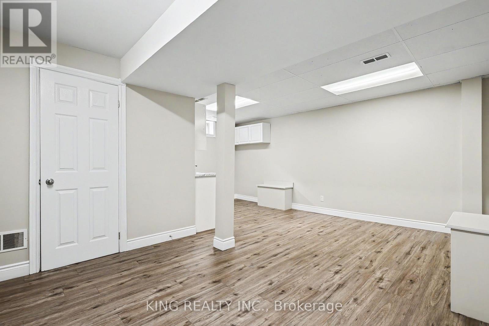 287 PORTSMOUTH CRESCENT E - 27