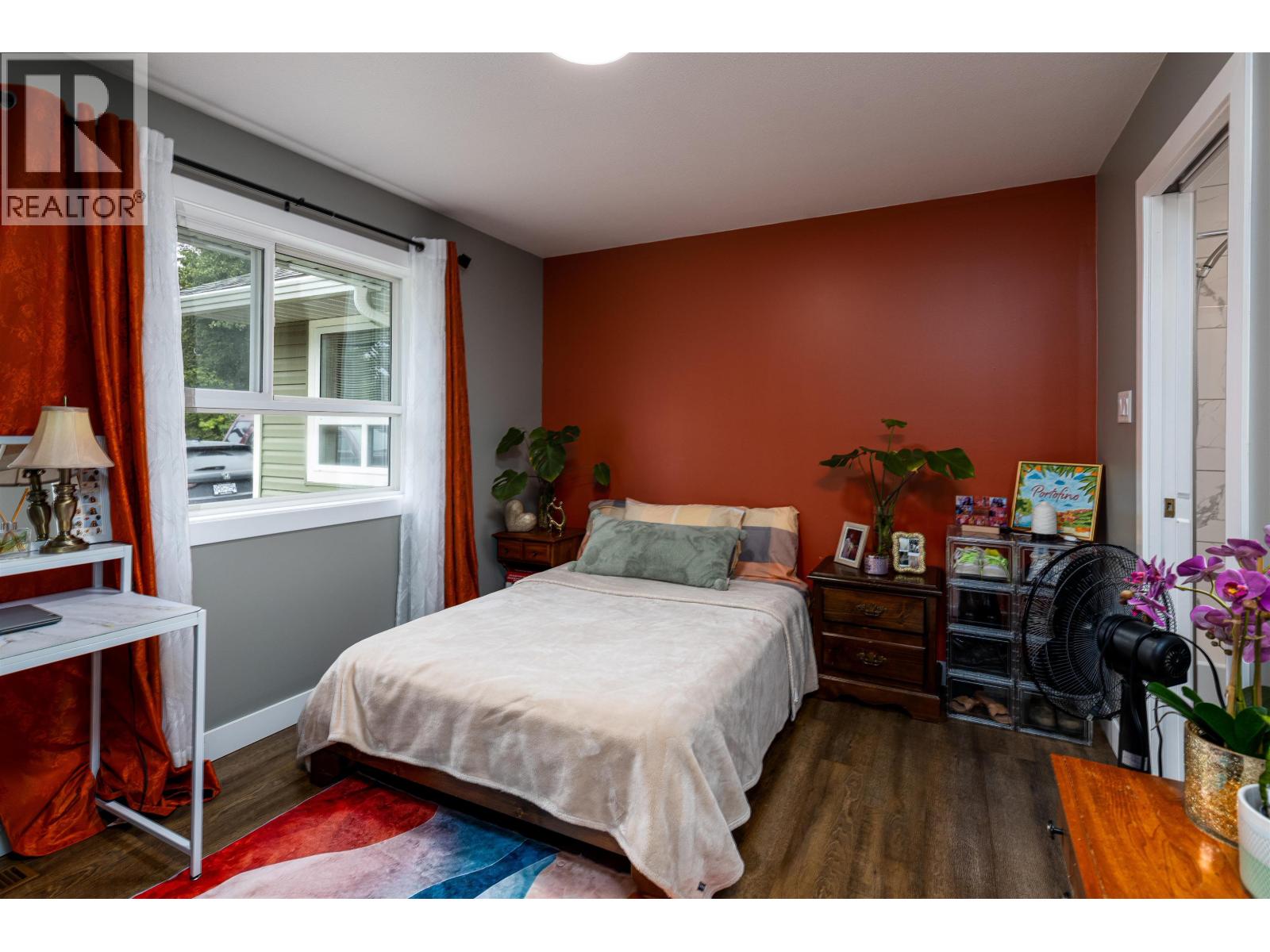 4819 PARK Avenue, Terrace