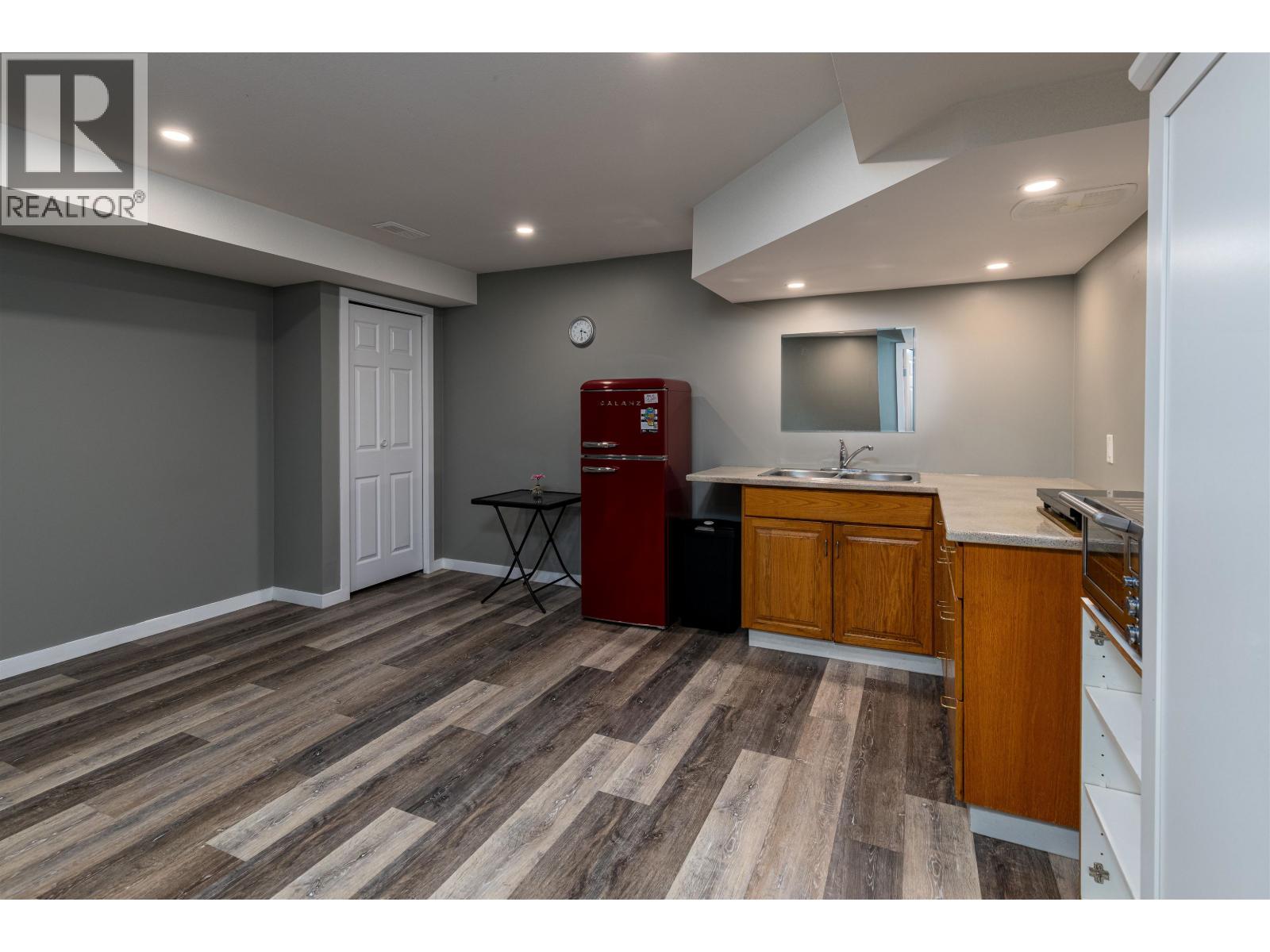 4819 PARK AVENUE - 24