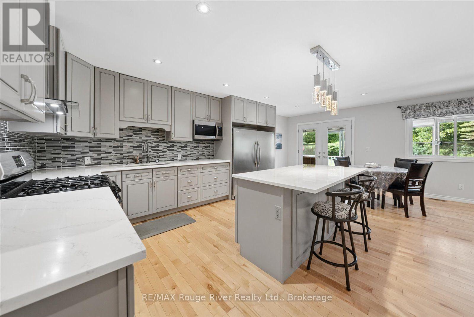 178 ROMA LANE - Image 8