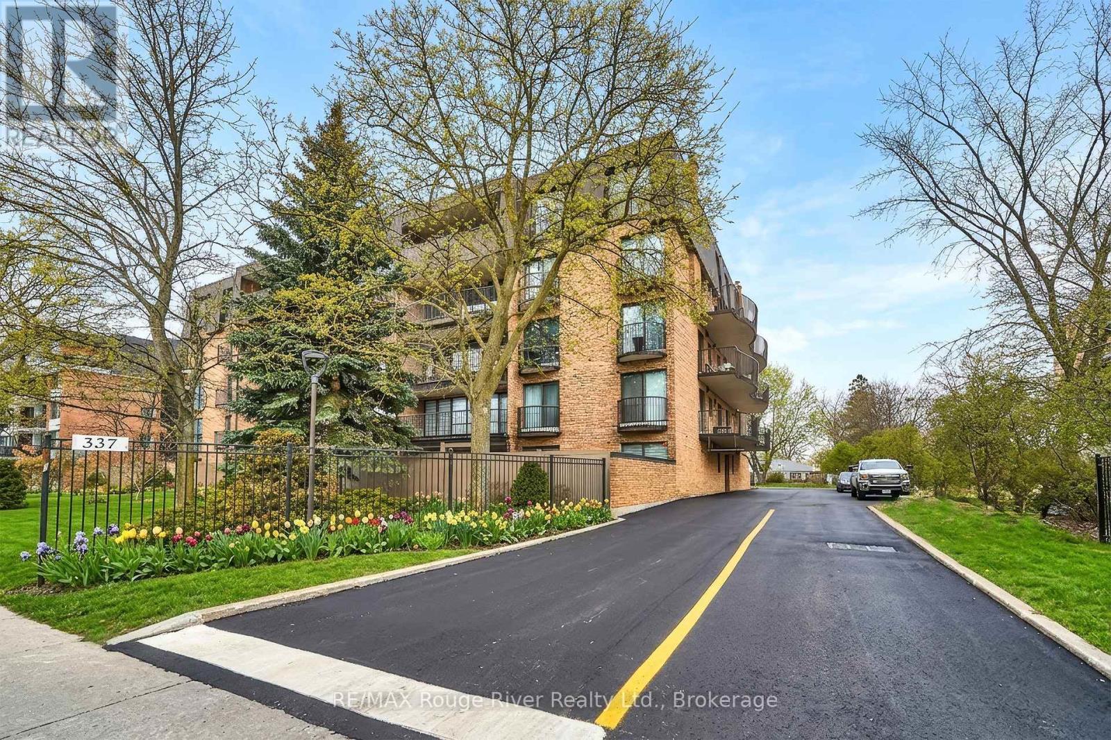#401 337 SIMCOE STREET - 37