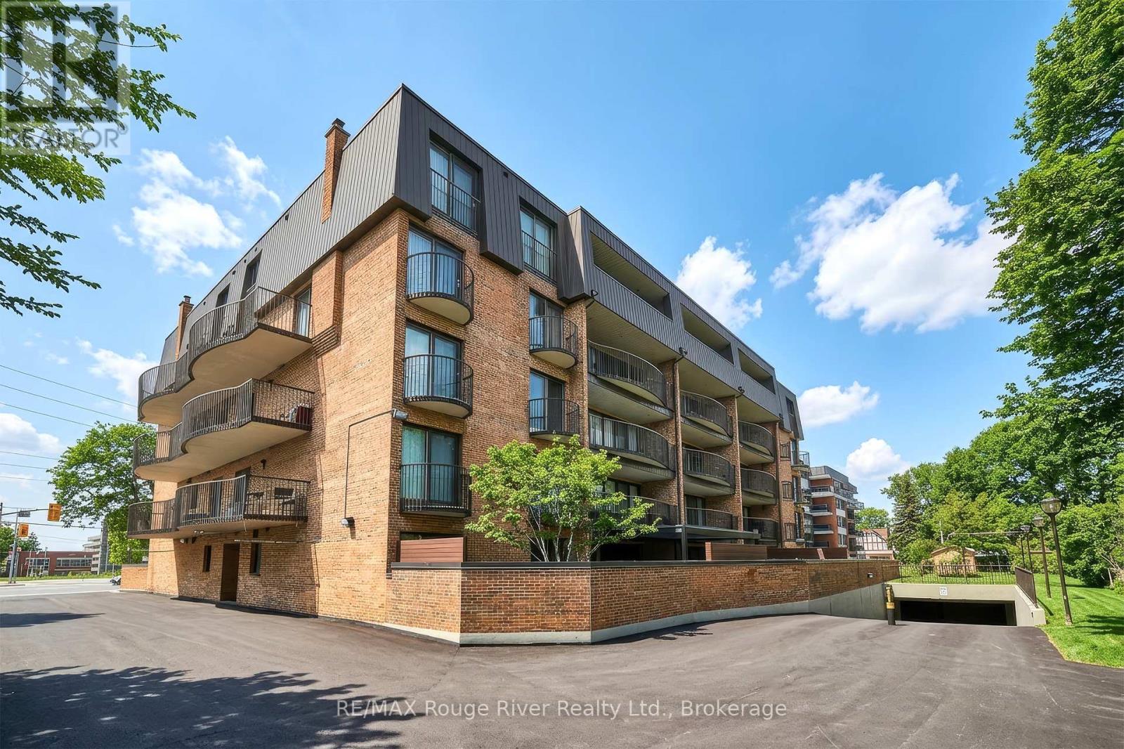 #401 337 SIMCOE STREET - Image 38