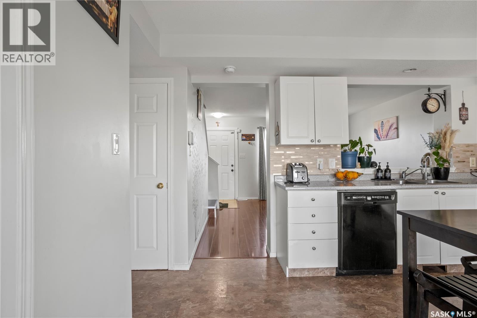 1402 10th AVENUE E - 12