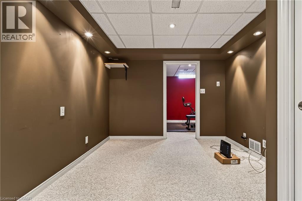 1576 RILEY Avenue - Image 39