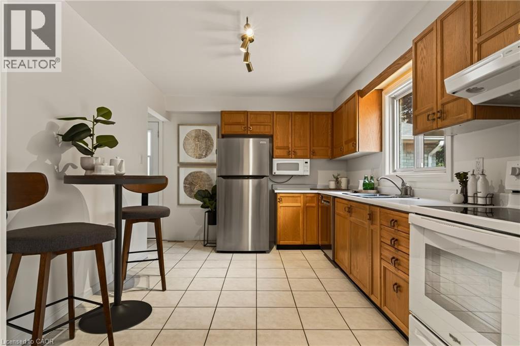 1576 RILEY Avenue - Image 13