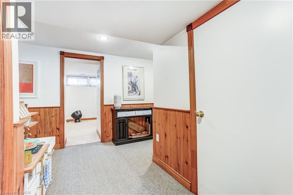 2488 BROOKHURST Road - Image 37