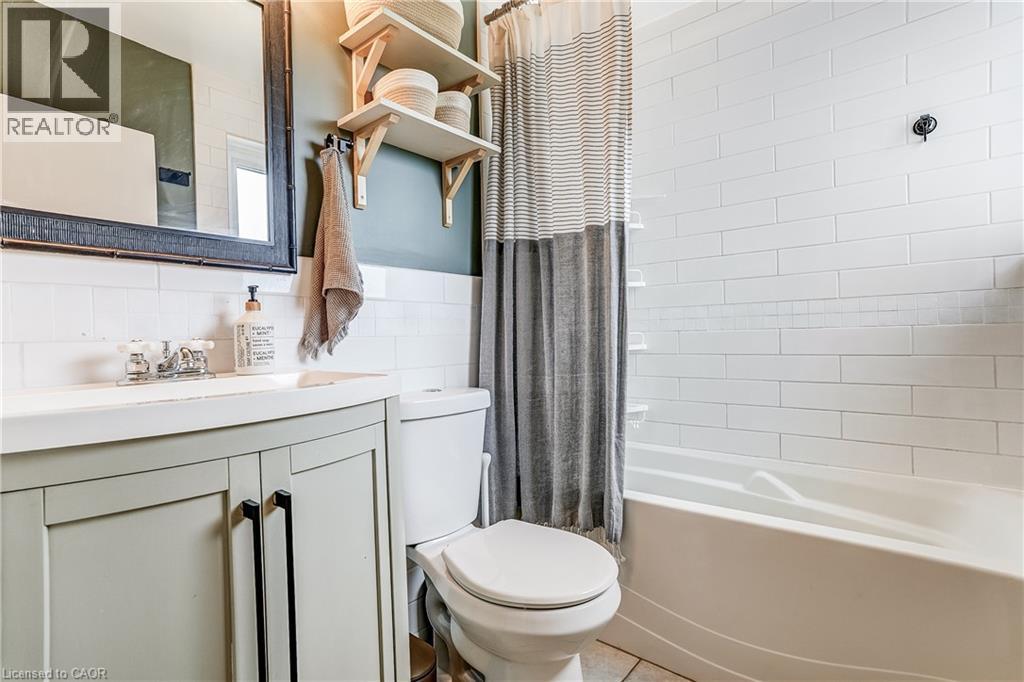 2488 BROOKHURST Road - Image 29