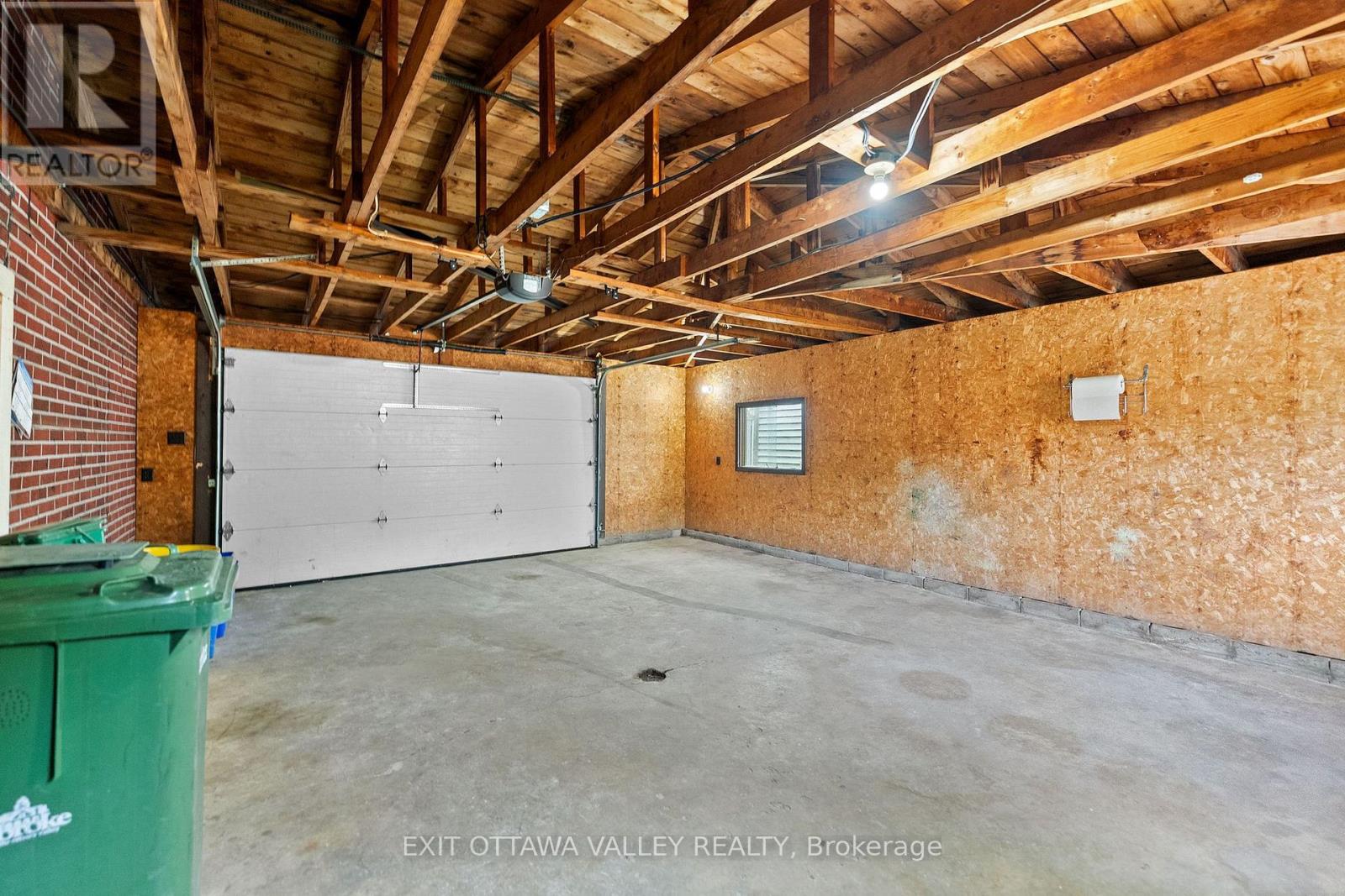 164 MAPLE AVENUE - Image 35