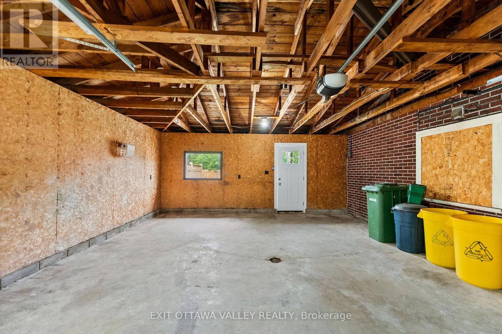 164 MAPLE AVENUE - Image 36