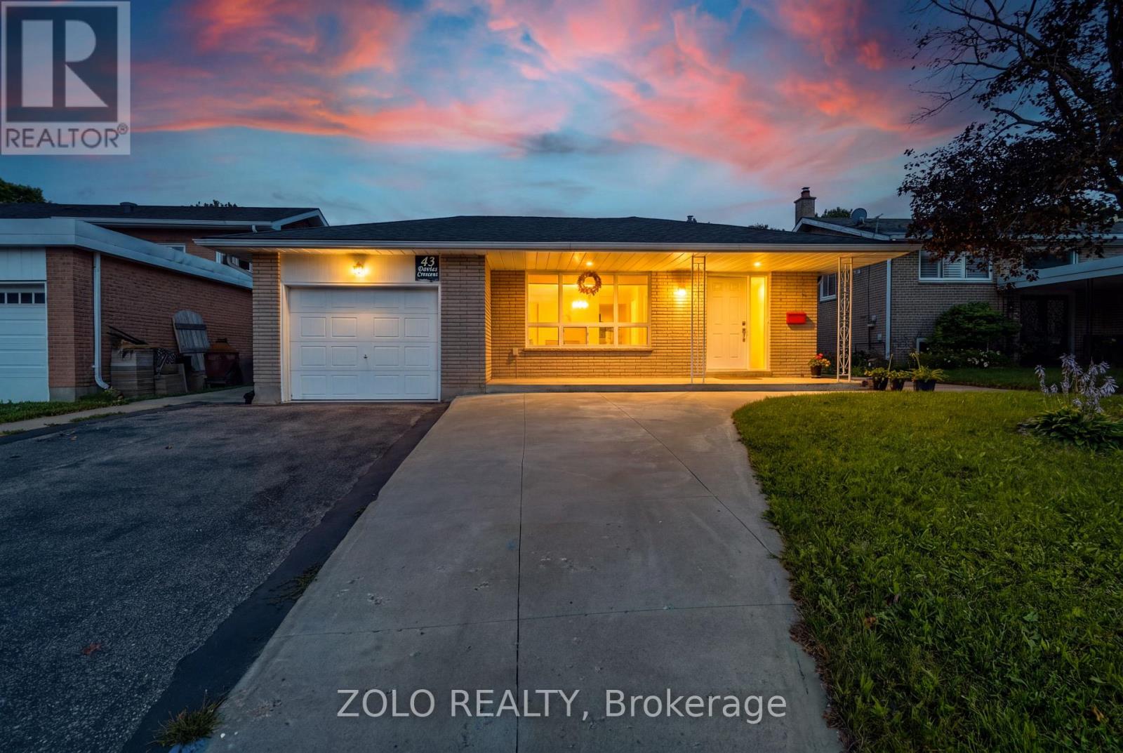 43 DAVIES CRESCENT - 48