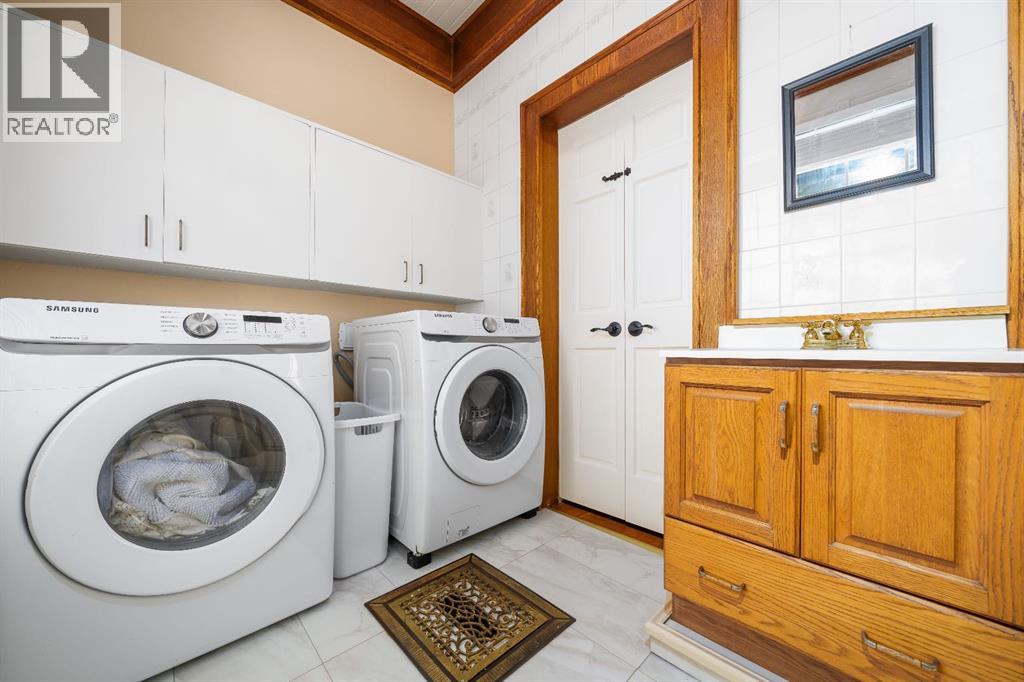 340 5 Street SE - Image 30
