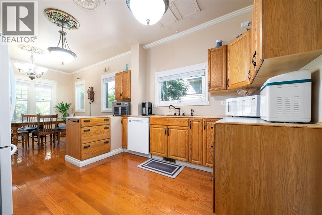 340 5 Street SE - Image 19