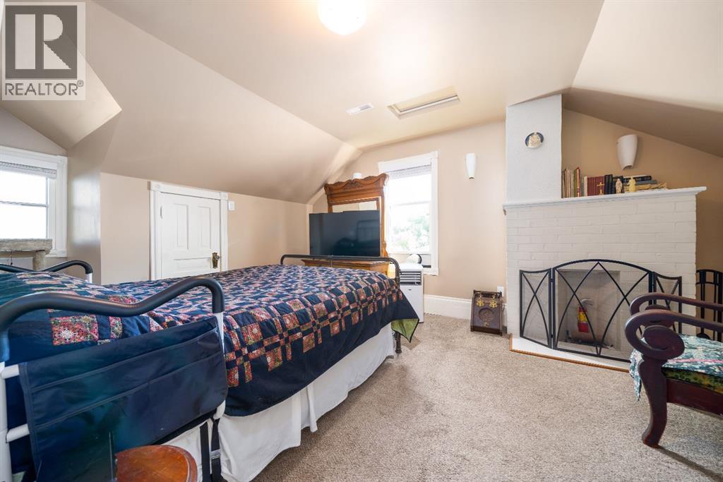 340 5 Street SE - Image 26