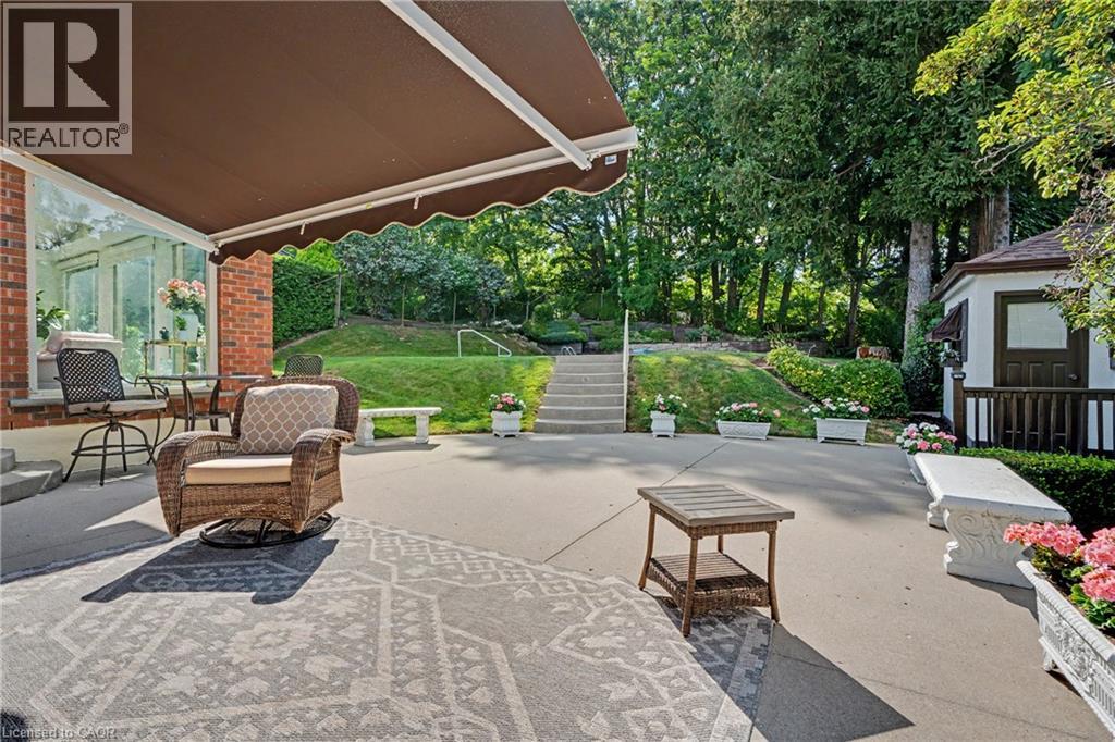 18 BATTLEFIELD Drive - 33