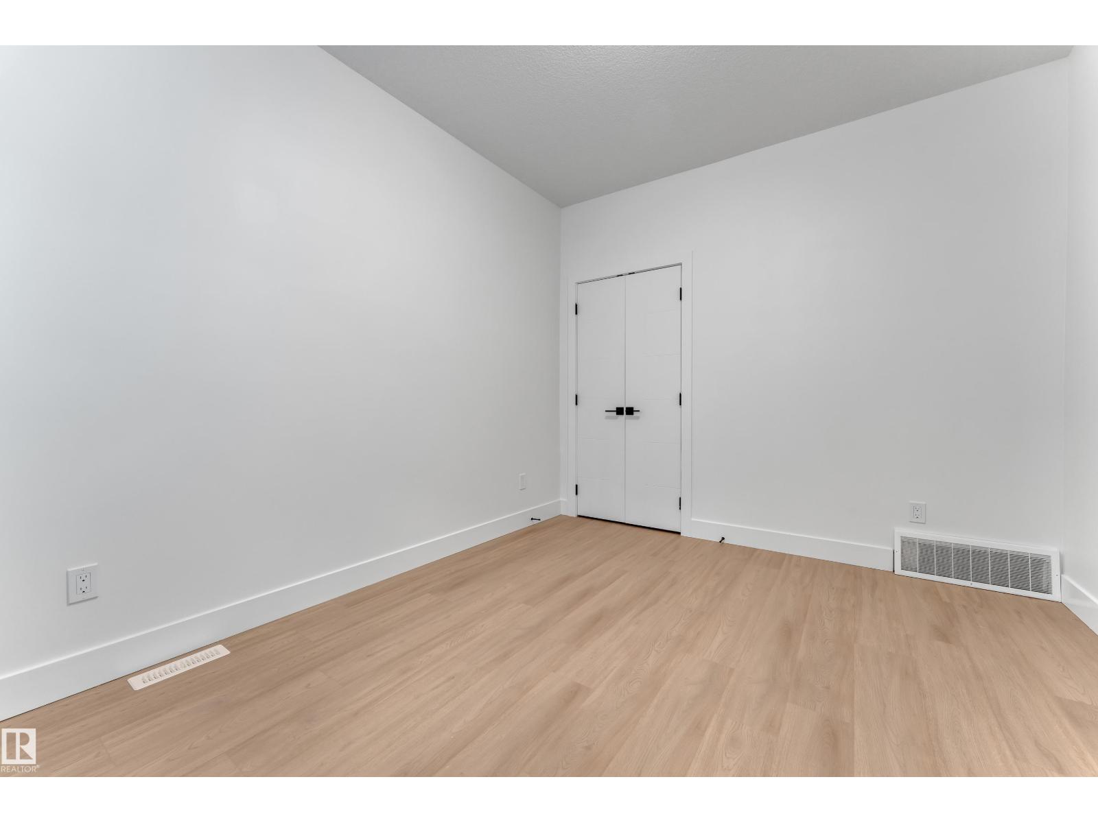 764 ASTORIA WY - 18