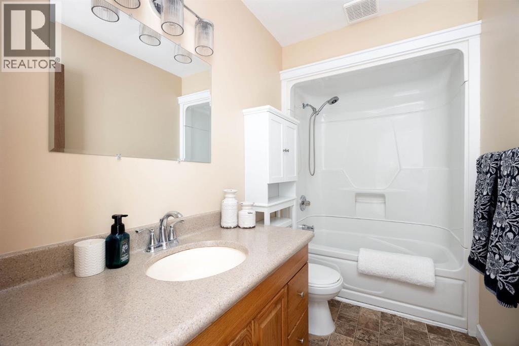121 Erindale Road, Fort McMurray