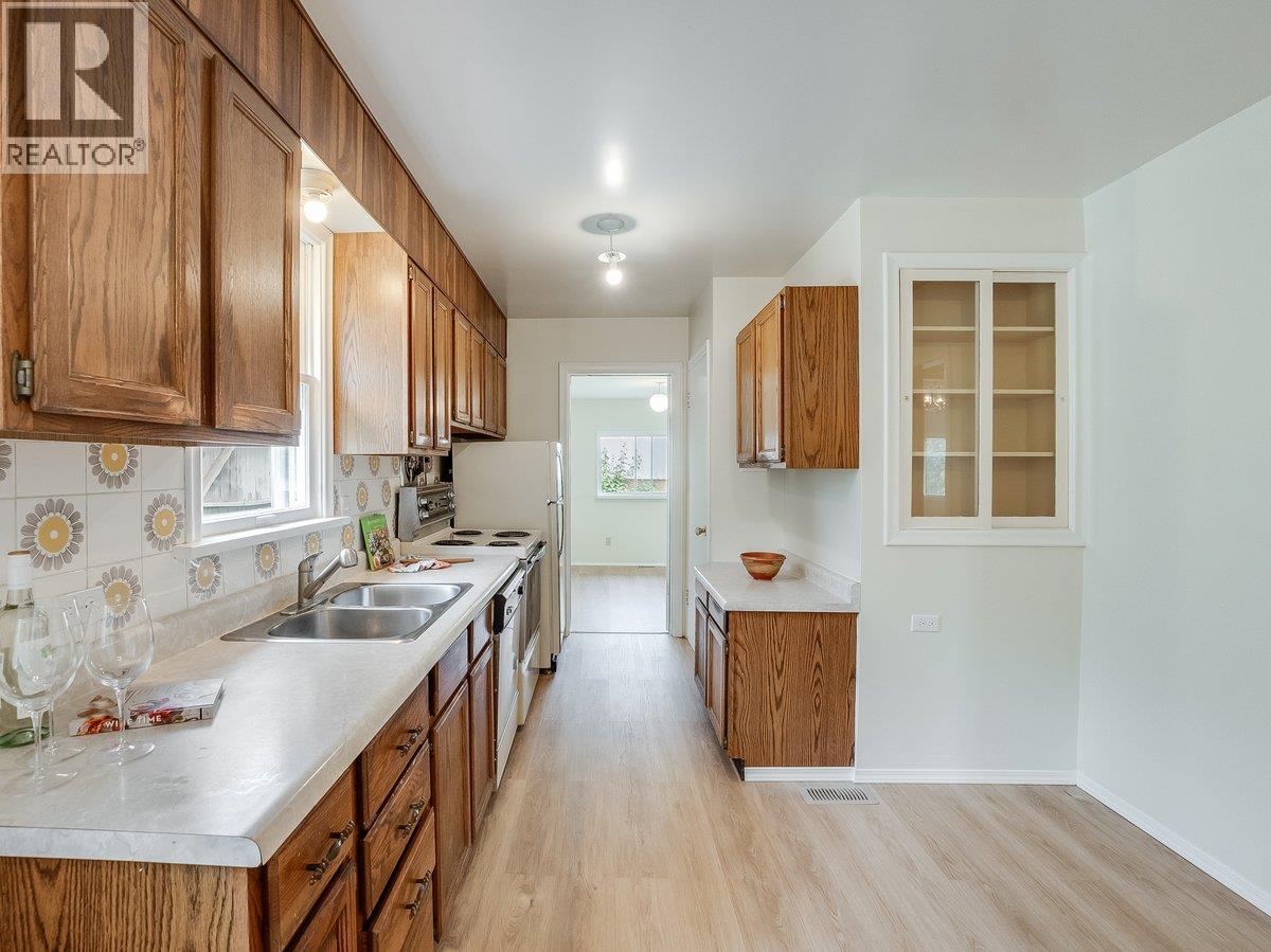 720 Third Street - 7