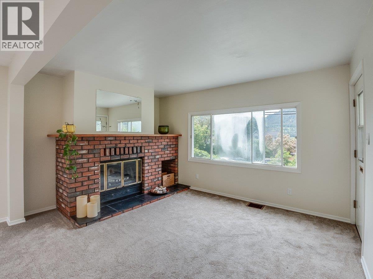 720 Third Street - 11