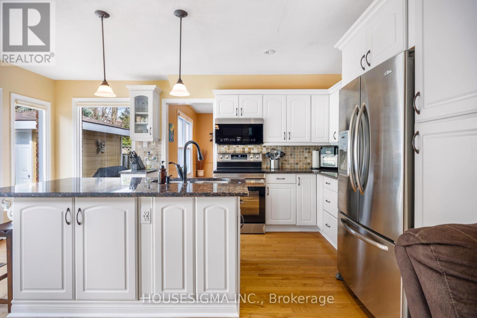 18 JENNIFER GARDENS - Image 13