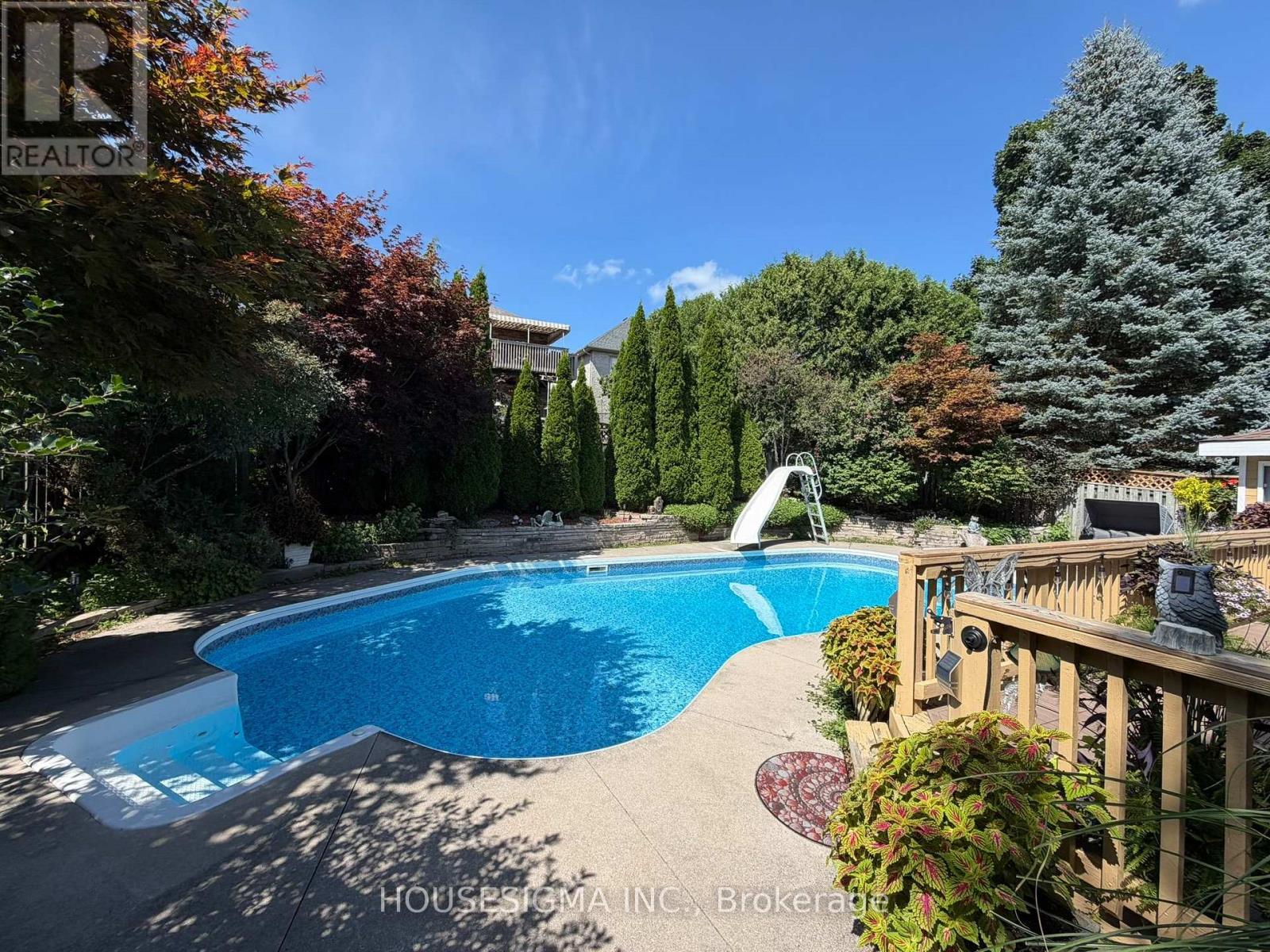 18 JENNIFER GARDENS - Image 3