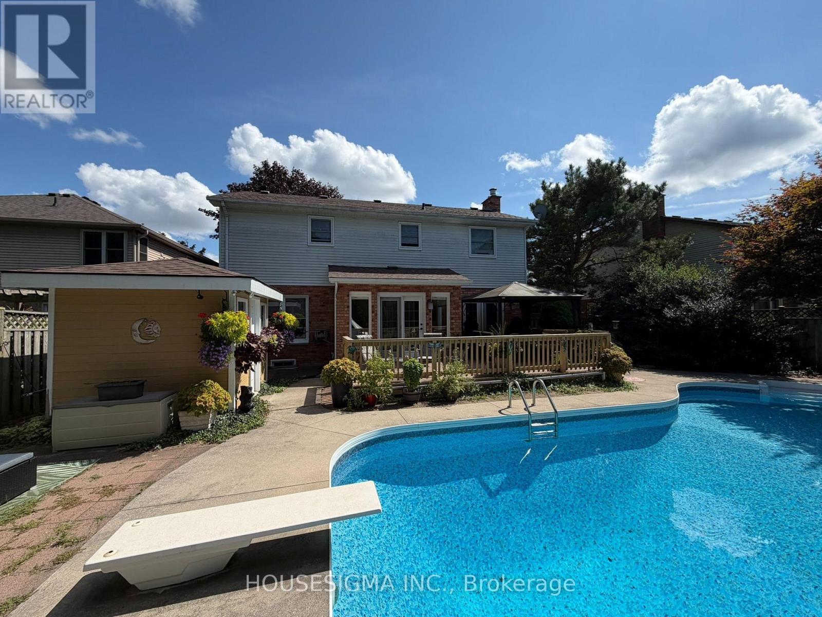 18 JENNIFER GARDENS - Image 34