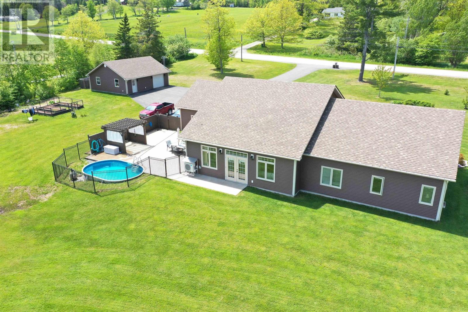 Property 4 of 49 of 2162 Highway 376