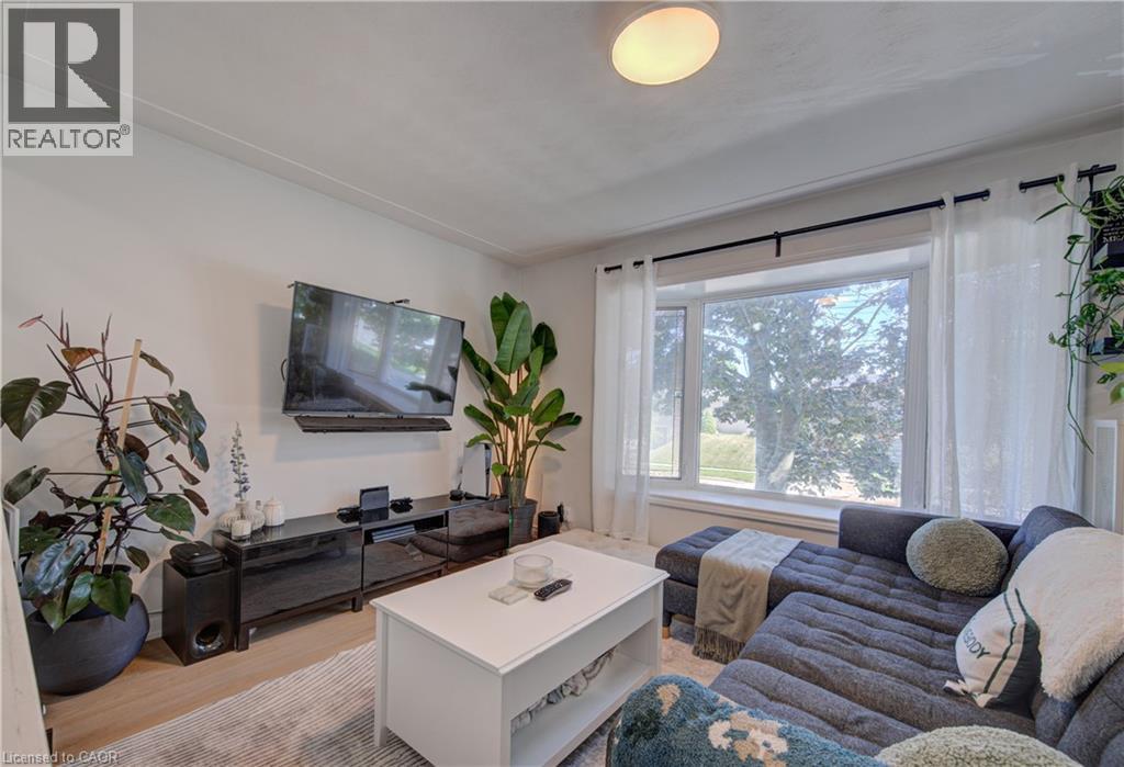 259 VILLAGE Road - Image 5
