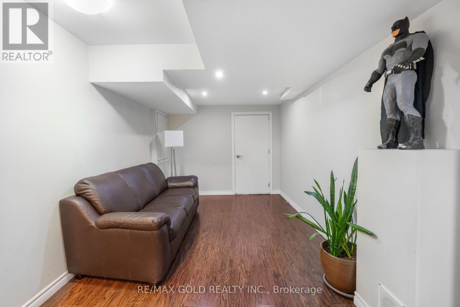 19 BELLCREST ROAD - 35