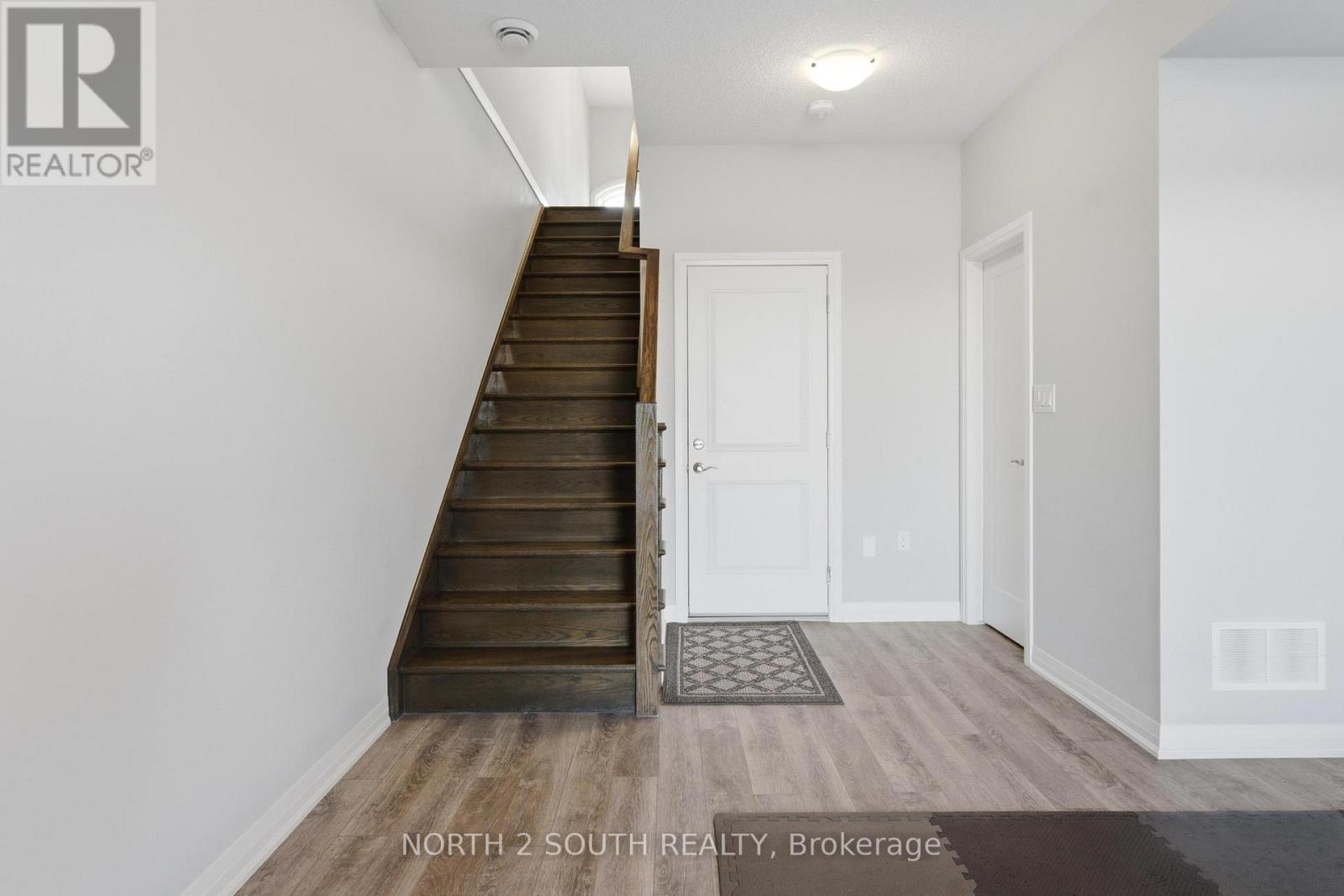 90 LAGUNA VILLAGE CRESCENT - Image 30