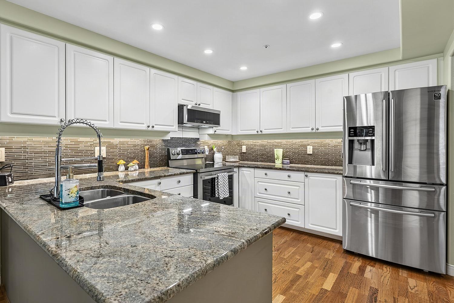 203 1725 128 STREET, Surrey