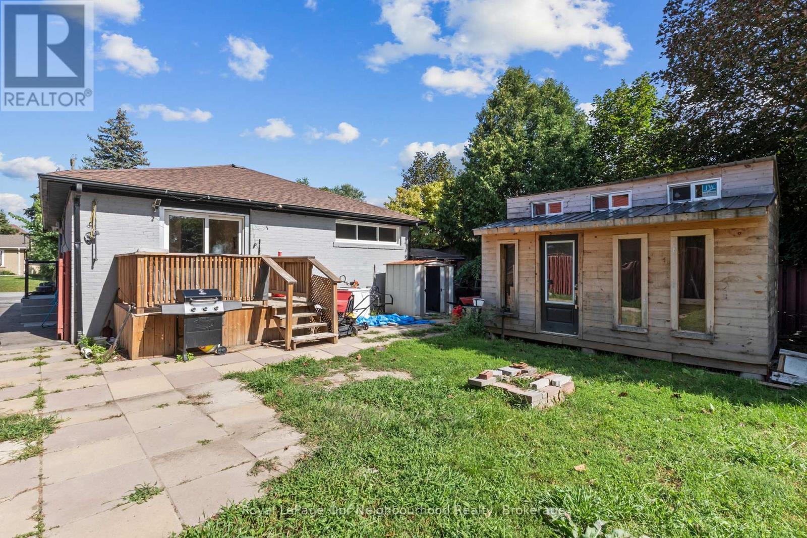 1016 CENTRE STREET N - 24