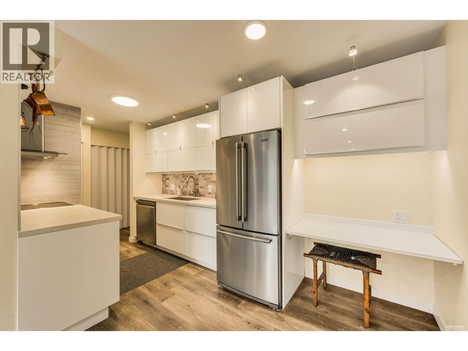 310 428 AGNES STREET, New Westminster