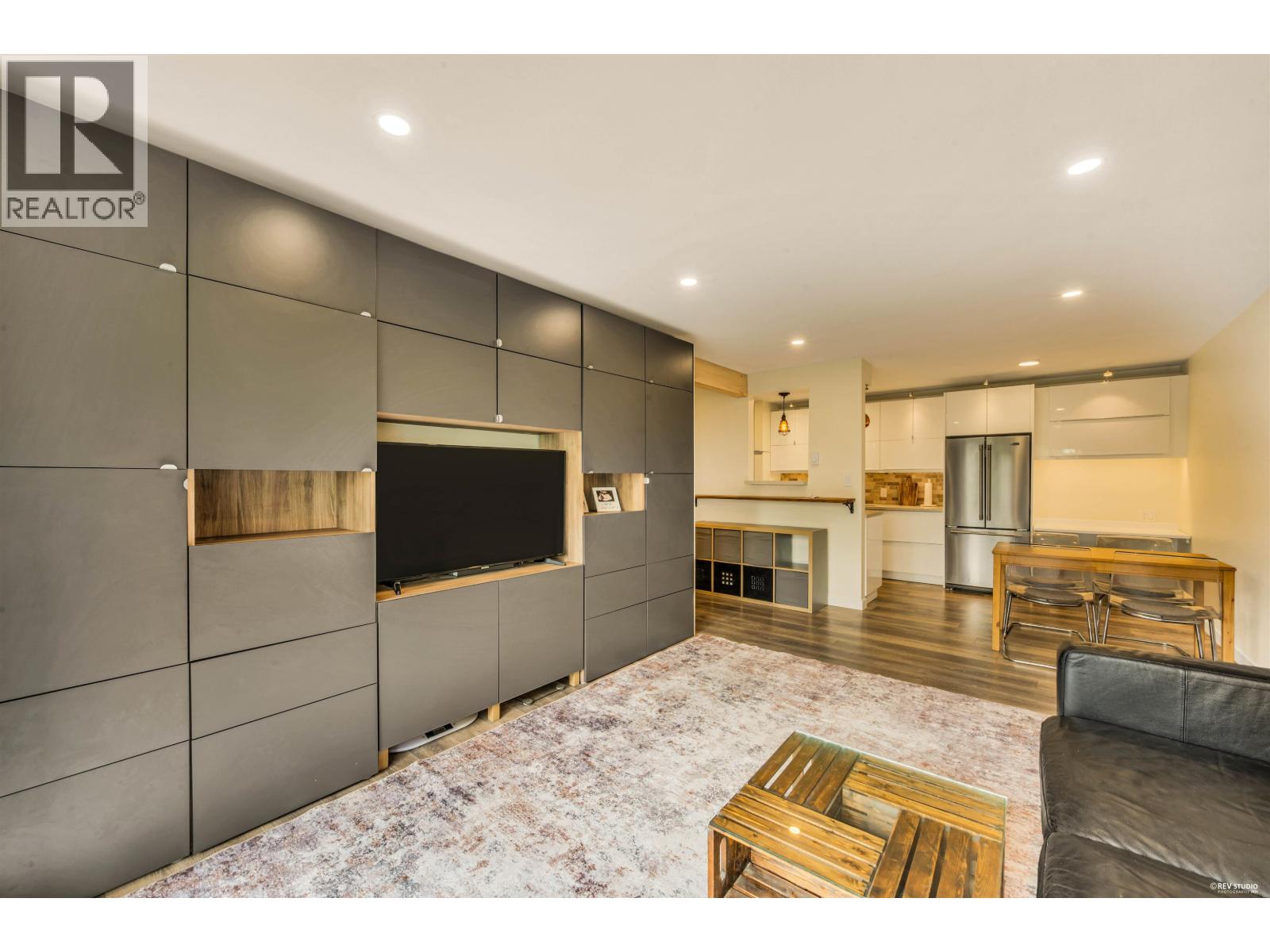 310 428 AGNES STREET, New Westminster
