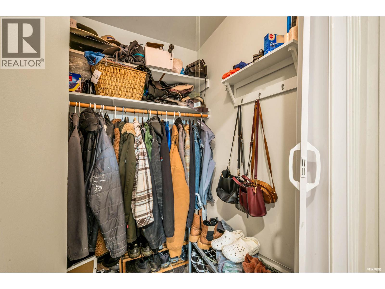 310 428 AGNES STREET, New Westminster