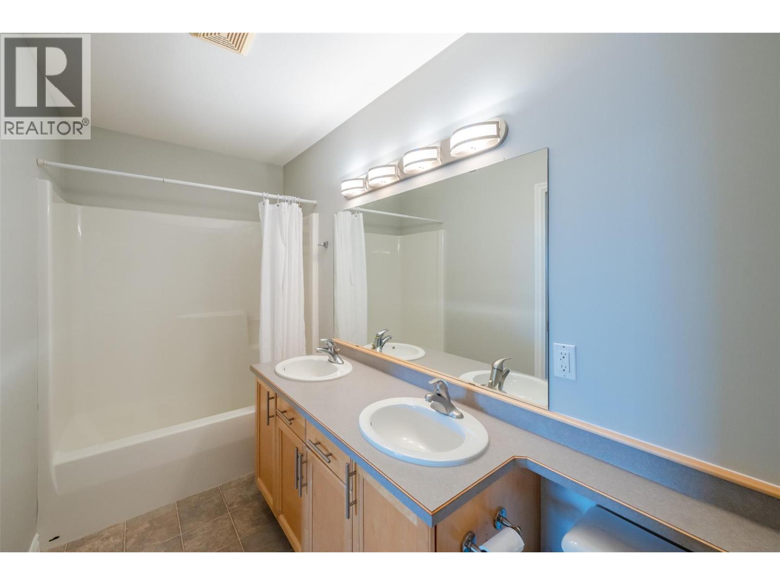 #101 1049 Churchill Avenue - 20