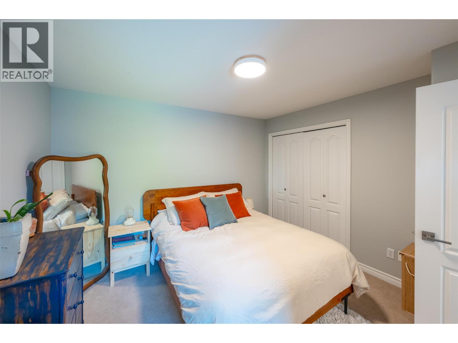#101 1049 Churchill Avenue - 28