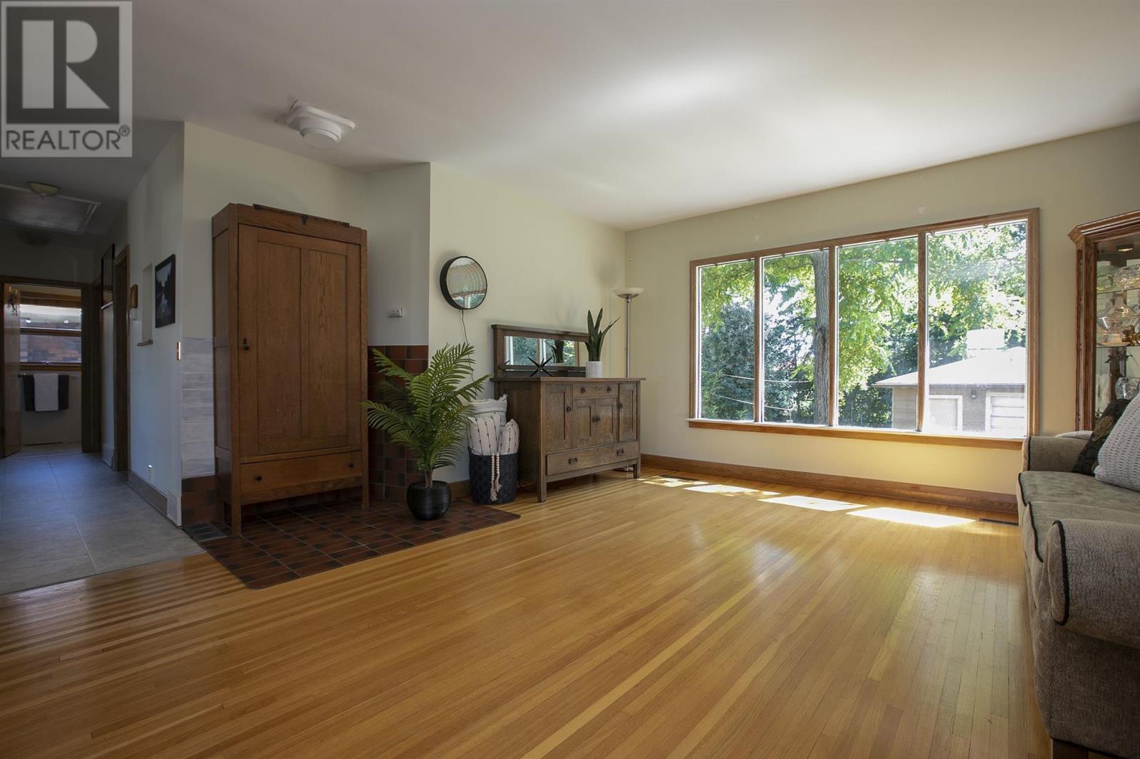 131 McMeeken ST - 30