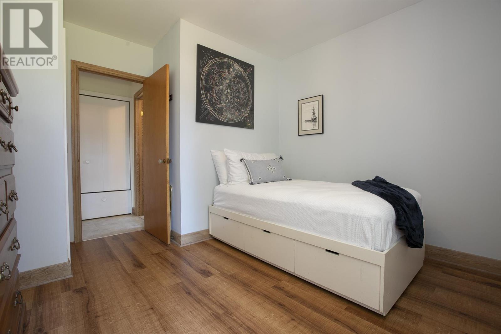 131 McMeeken ST - 40