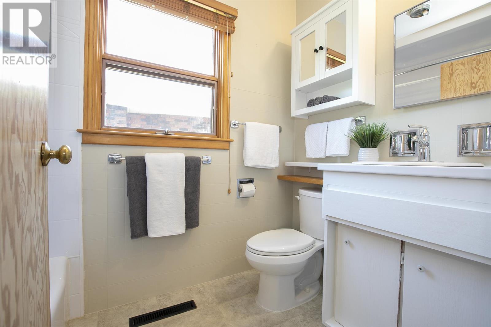 131 McMeeken ST - 41