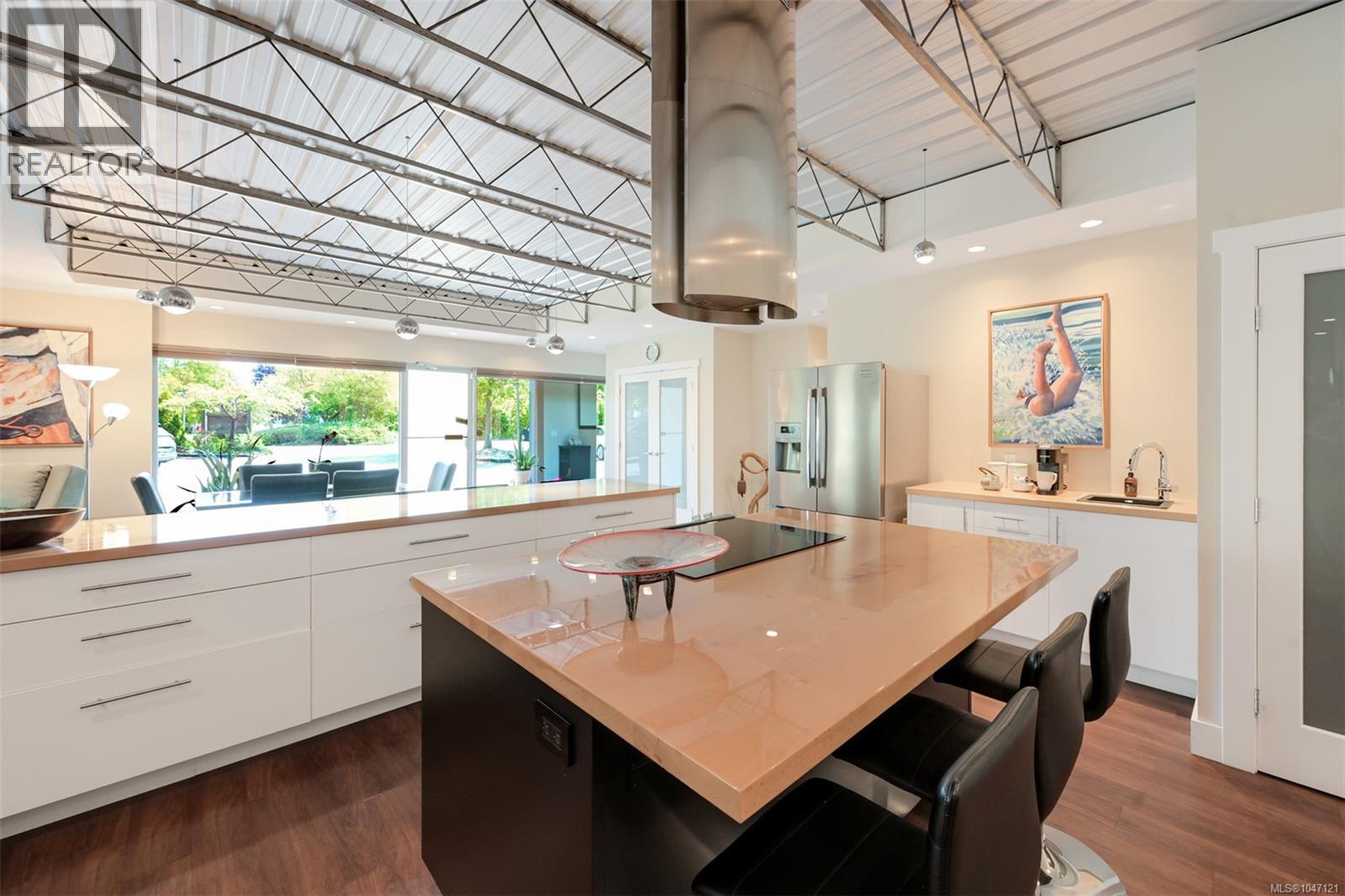 #105 2245 James White Blvd - Image 26