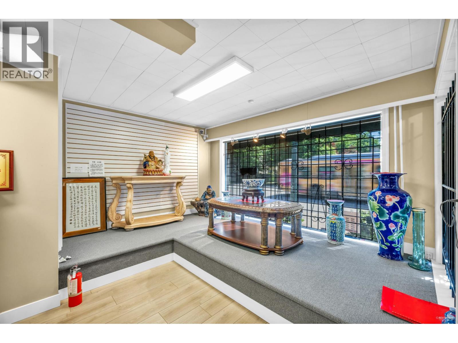 3607 W BROADWAY, Vancouver