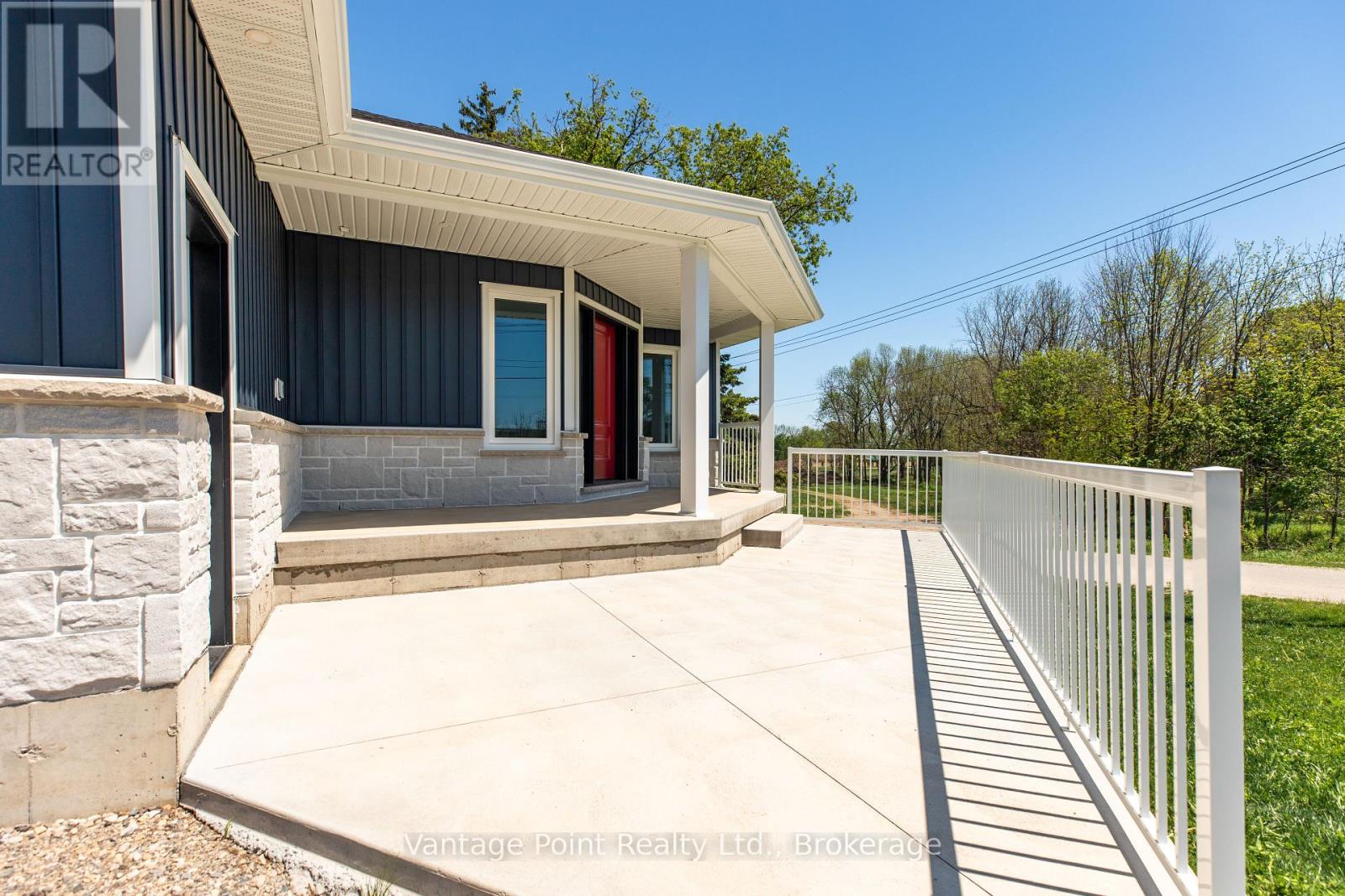 307 1ST AVENUE S - 8