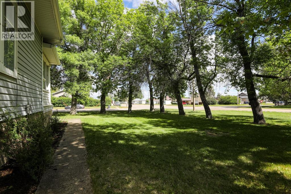 8 N 2 Street W - Image 5