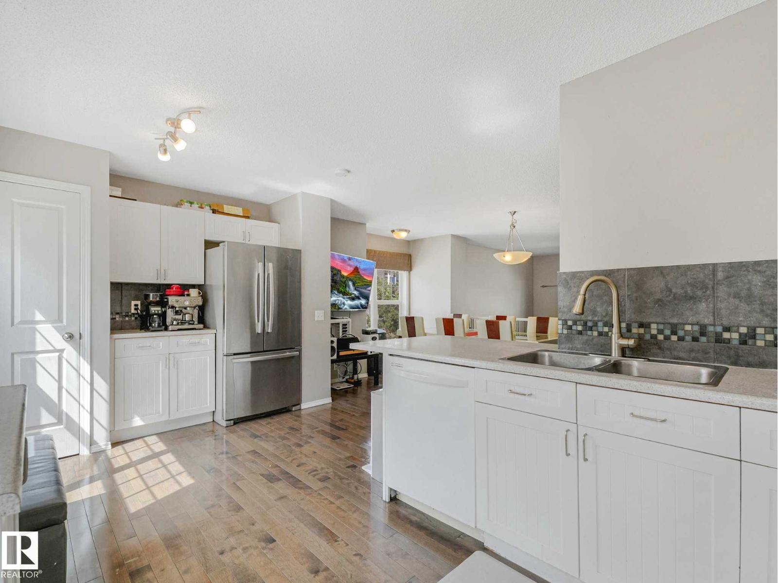 #172 5604 199 ST NW - 30