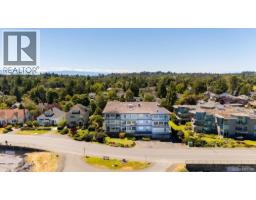 Kitchen - 307 1270 Beach Dr, Oak Bay, BC V8S2N3 Photo 6