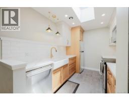 Entrance - 307 1270 Beach Dr, Oak Bay, BC V8S2N3 Photo 9