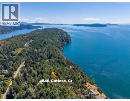 4846 Cutlass Crt, Pender Island, BC V0N2M2 Photo 9