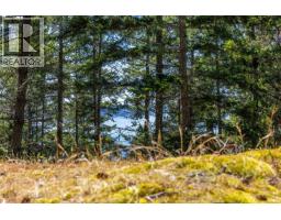 4846 Cutlass Crt, Pender Island, BC V0N2M2 Photo 15