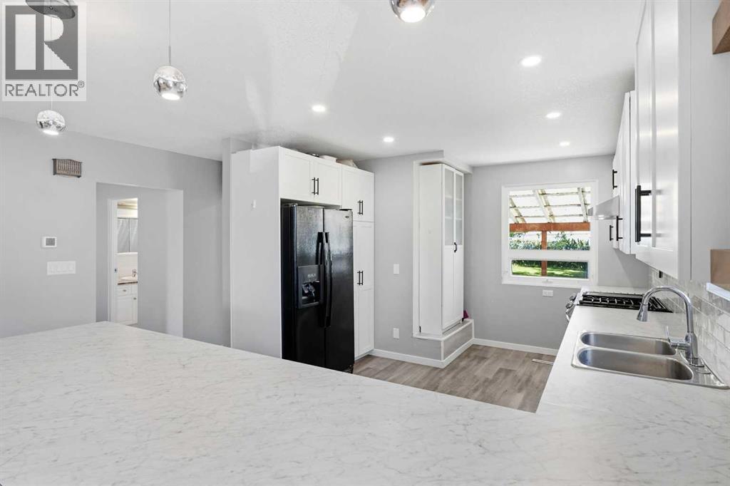 4132 50 Avenue - Image 10